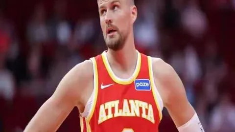 名記報：格林伍德英超回归存疑，曼联或与滕哈赫续约